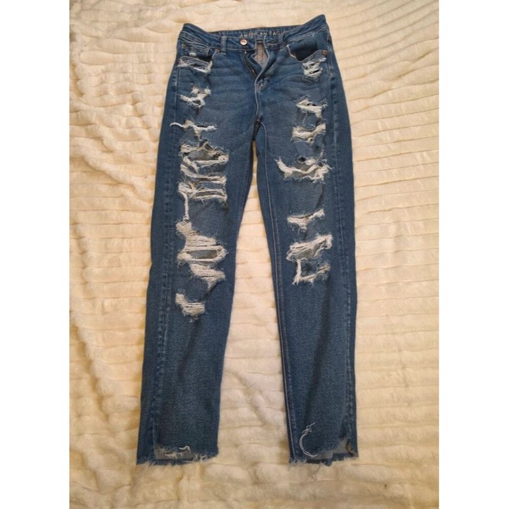 American Eagle High-Waisted Distressed Ripped Jeans | Size 4 Regular